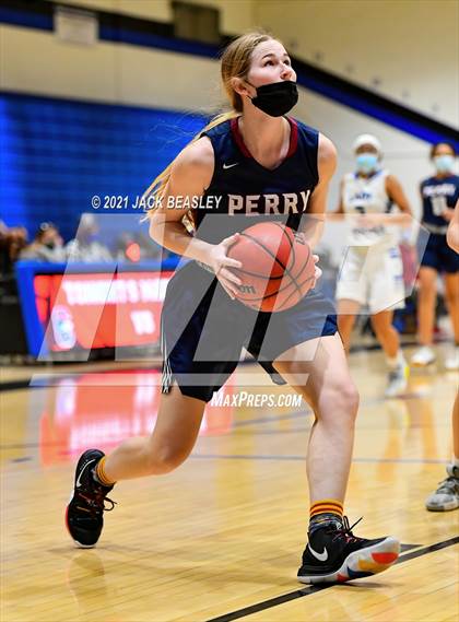 Thumbnail 1 in Chandler vs. Perry photogallery.