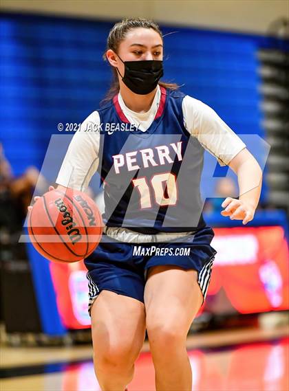Thumbnail 2 in Chandler vs. Perry photogallery.