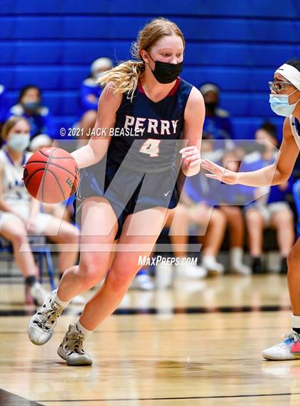 Thumbnail 2 in Chandler vs. Perry photogallery.