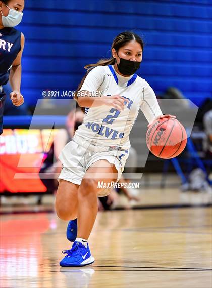 Thumbnail 3 in Chandler vs. Perry photogallery.