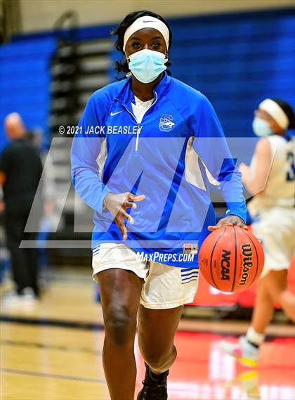 Thumbnail 1 in Chandler vs. Perry photogallery.