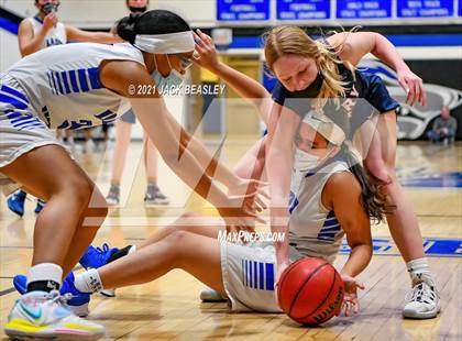 Thumbnail 2 in Chandler vs. Perry photogallery.