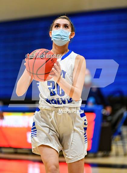 Thumbnail 2 in Chandler vs. Perry photogallery.