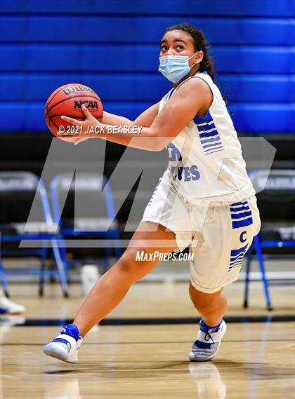 Thumbnail 3 in Chandler vs. Perry photogallery.