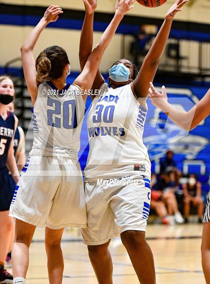 Thumbnail 3 in Chandler vs. Perry photogallery.