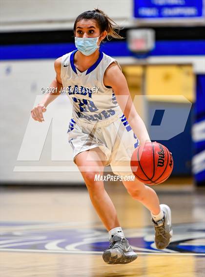 Thumbnail 2 in Chandler vs. Perry photogallery.