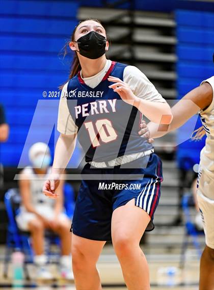 Thumbnail 2 in Chandler vs. Perry photogallery.