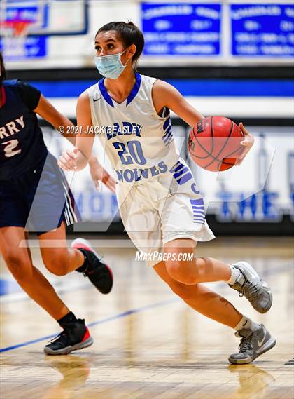 Thumbnail 2 in Chandler vs. Perry photogallery.
