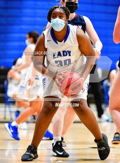 Thumbnail 3 in Chandler vs. Perry photogallery.