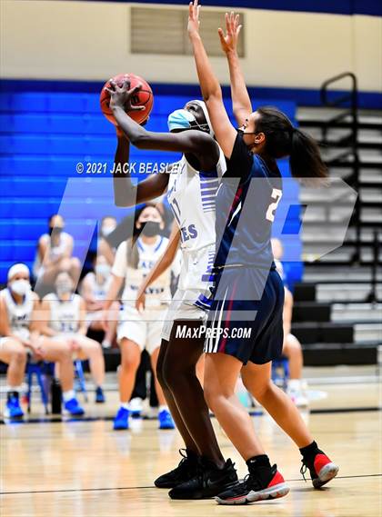 Thumbnail 2 in Chandler vs. Perry photogallery.