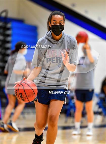 Thumbnail 2 in Chandler vs. Perry photogallery.