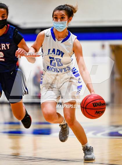 Thumbnail 2 in Chandler vs. Perry photogallery.
