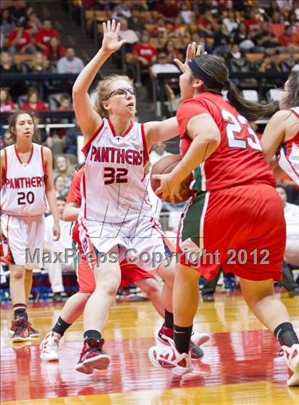 Thumbnail 2 in San Joaquin Memorial vs Lindsay (CIF CS D4 Final) photogallery.