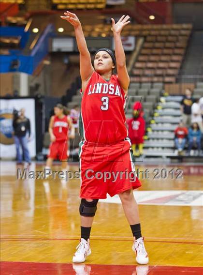 Thumbnail 2 in San Joaquin Memorial vs Lindsay (CIF CS D4 Final) photogallery.