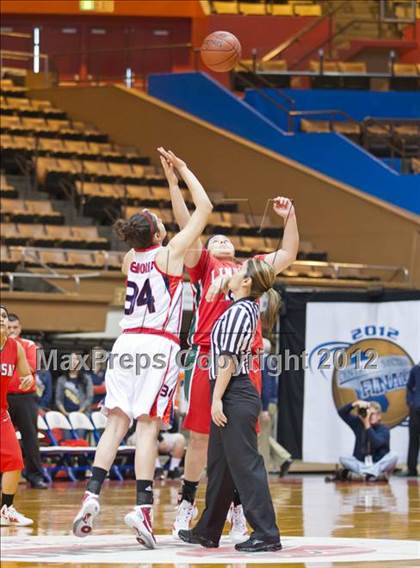 Thumbnail 3 in San Joaquin Memorial vs Lindsay (CIF CS D4 Final) photogallery.