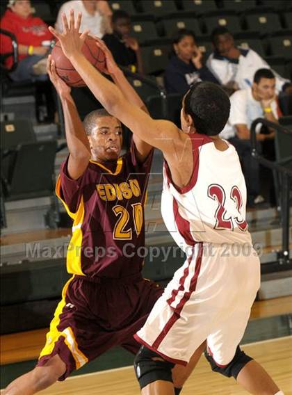 Thumbnail 2 in Laguna Creek vs. Edison (Hoops Classic 2009) photogallery.