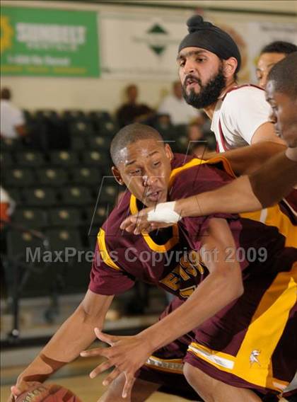 Thumbnail 1 in Laguna Creek vs. Edison (Hoops Classic 2009) photogallery.