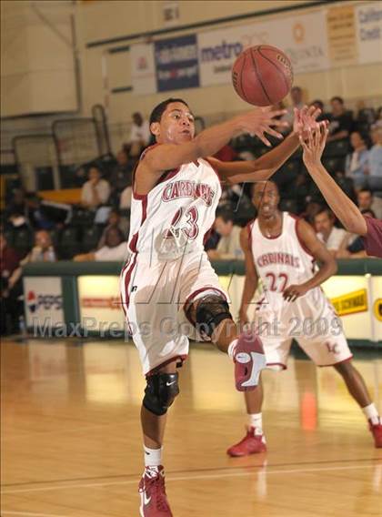 Thumbnail 2 in Laguna Creek vs. Edison (Hoops Classic 2009) photogallery.