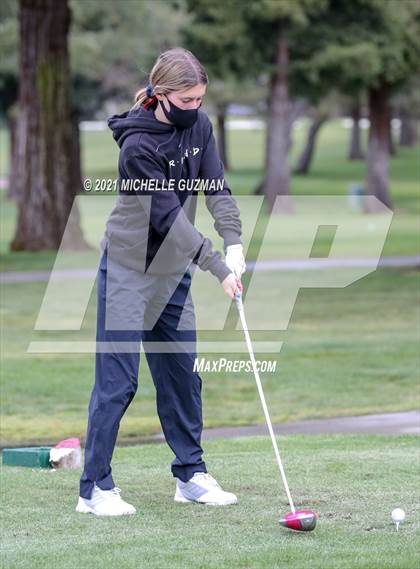 Thumbnail 2 in Oakdale Golf Meet photogallery.