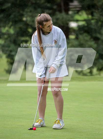 Thumbnail 3 in Oakdale Golf Meet photogallery.