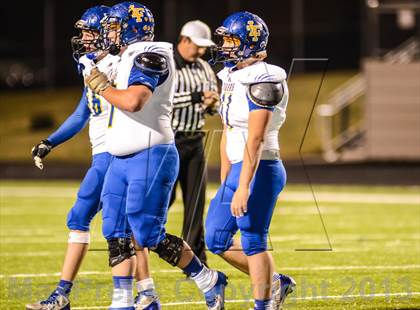 Thumbnail 2 in Leonard vs Edgewood (UIL 2A Bi-District Playoff) photogallery.