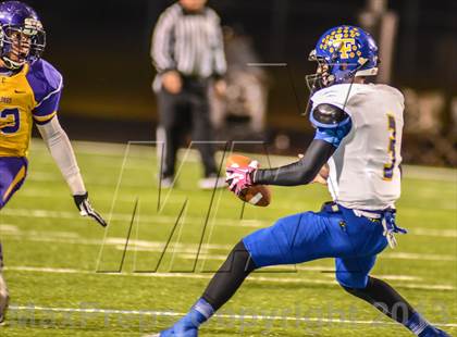 Thumbnail 3 in Leonard vs Edgewood (UIL 2A Bi-District Playoff) photogallery.