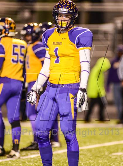 Thumbnail 2 in Leonard vs Edgewood (UIL 2A Bi-District Playoff) photogallery.