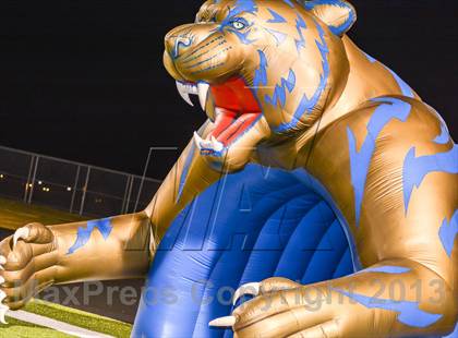 Thumbnail 1 in Leonard vs Edgewood (UIL 2A Bi-District Playoff) photogallery.