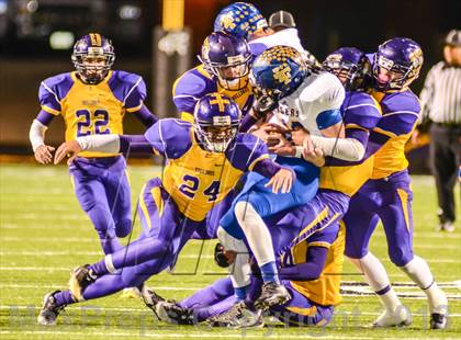 Thumbnail 3 in Leonard vs Edgewood (UIL 2A Bi-District Playoff) photogallery.