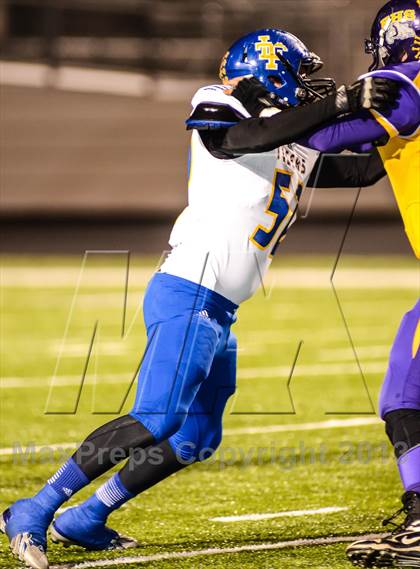 Thumbnail 1 in Leonard vs Edgewood (UIL 2A Bi-District Playoff) photogallery.