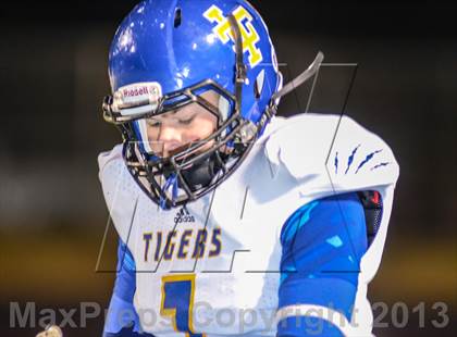 Thumbnail 2 in Leonard vs Edgewood (UIL 2A Bi-District Playoff) photogallery.