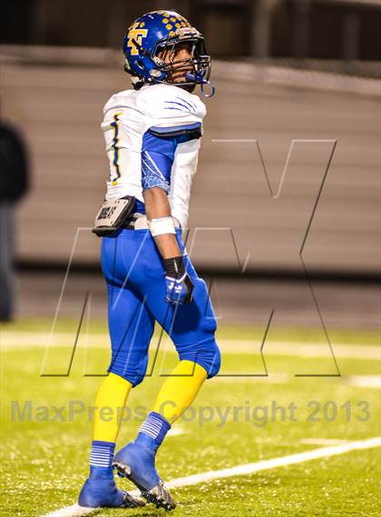Thumbnail 2 in Leonard vs Edgewood (UIL 2A Bi-District Playoff) photogallery.