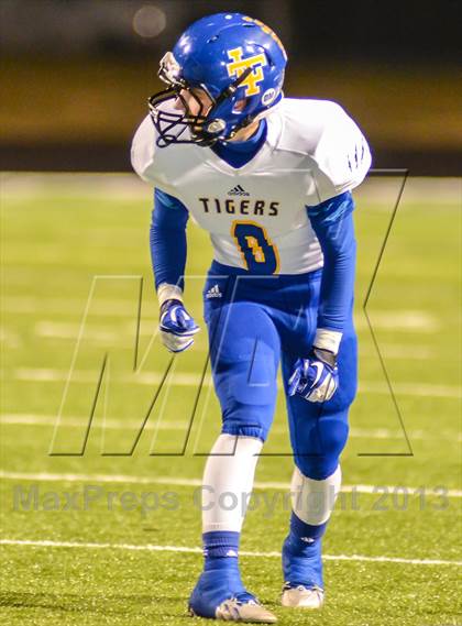 Thumbnail 2 in Leonard vs Edgewood (UIL 2A Bi-District Playoff) photogallery.