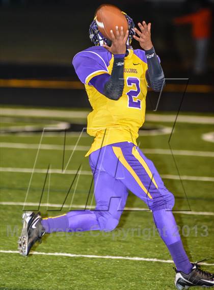 Thumbnail 2 in Leonard vs Edgewood (UIL 2A Bi-District Playoff) photogallery.