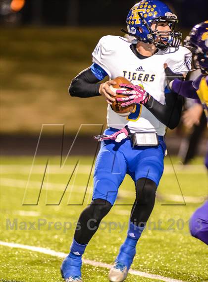 Thumbnail 2 in Leonard vs Edgewood (UIL 2A Bi-District Playoff) photogallery.