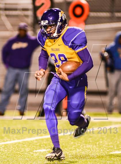 Thumbnail 2 in Leonard vs Edgewood (UIL 2A Bi-District Playoff) photogallery.