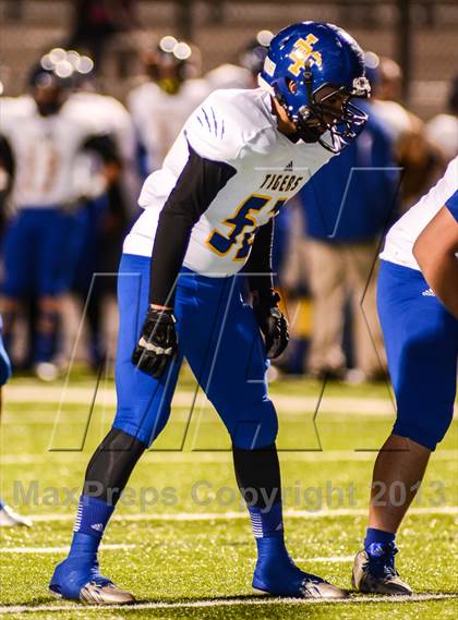 Thumbnail 3 in Leonard vs Edgewood (UIL 2A Bi-District Playoff) photogallery.