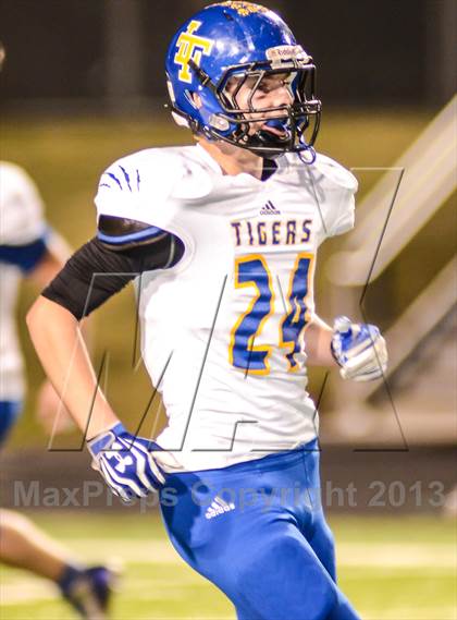 Thumbnail 2 in Leonard vs Edgewood (UIL 2A Bi-District Playoff) photogallery.