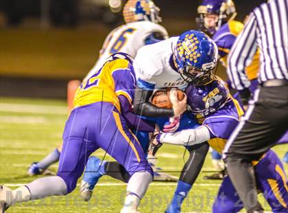 Thumbnail 3 in Leonard vs Edgewood (UIL 2A Bi-District Playoff) photogallery.