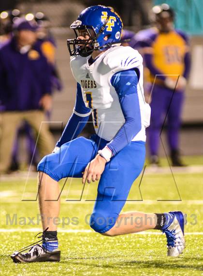 Thumbnail 2 in Leonard vs Edgewood (UIL 2A Bi-District Playoff) photogallery.