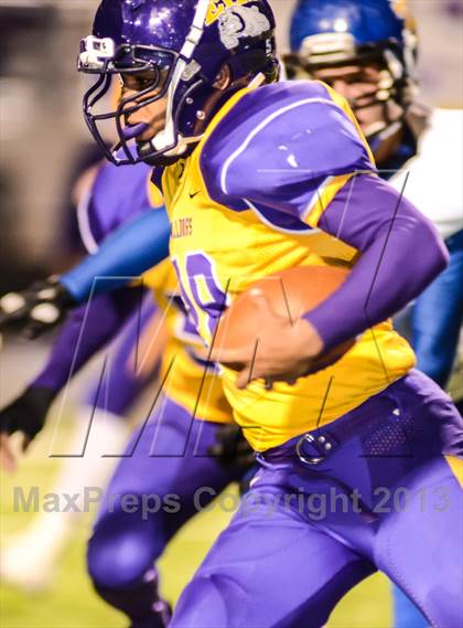 Thumbnail 3 in Leonard vs Edgewood (UIL 2A Bi-District Playoff) photogallery.