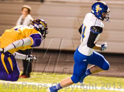 Thumbnail 2 in Leonard vs Edgewood (UIL 2A Bi-District Playoff) photogallery.
