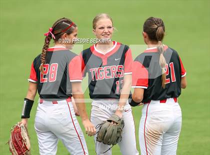 Thumbnail 3 in Katy vs. Forney (UIL 6A D2 Softball Final) photogallery.