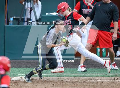 Thumbnail 2 in Katy vs. Forney (UIL 6A D2 Softball Final) photogallery.