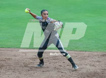 Thumbnail 2 in Katy vs. Forney (UIL 6A D2 Softball Final) photogallery.