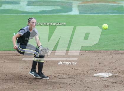 Thumbnail 1 in Katy vs. Forney (UIL 6A D2 Softball Final) photogallery.