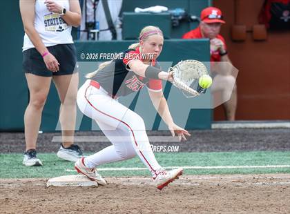 Thumbnail 3 in Katy vs. Forney (UIL 6A D2 Softball Final) photogallery.