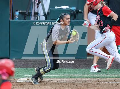 Thumbnail 1 in Katy vs. Forney (UIL 6A D2 Softball Final) photogallery.