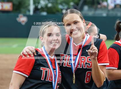 Thumbnail 3 in Katy vs. Forney (UIL 6A D2 Softball Final) photogallery.