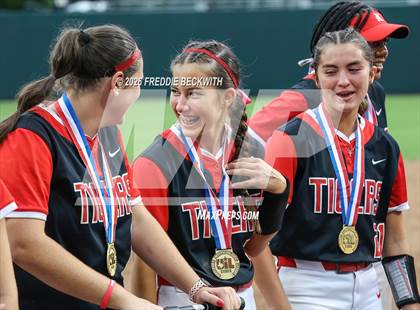 Thumbnail 2 in Katy vs. Forney (UIL 6A D2 Softball Final) photogallery.